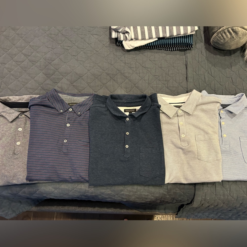 Size L Banana Republic polos. Excellent condition. Bundle!